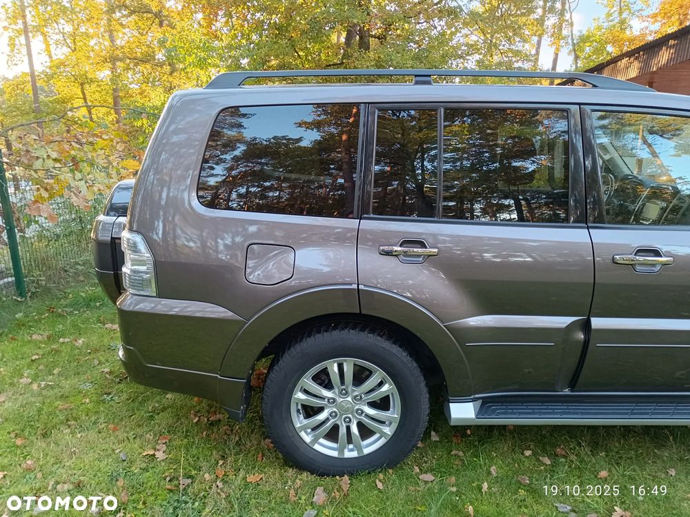Mitsubishi Pajero - 5