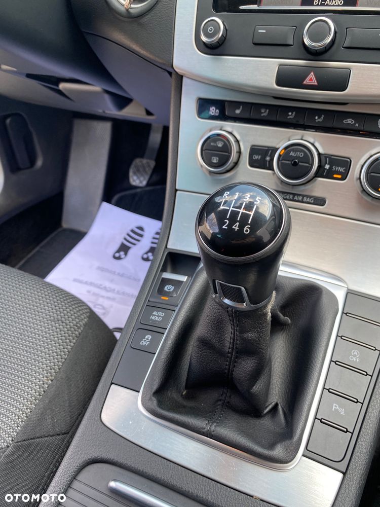 Volkswagen Passat 2.0 TDI BlueMotion Technology Comfortline - 15