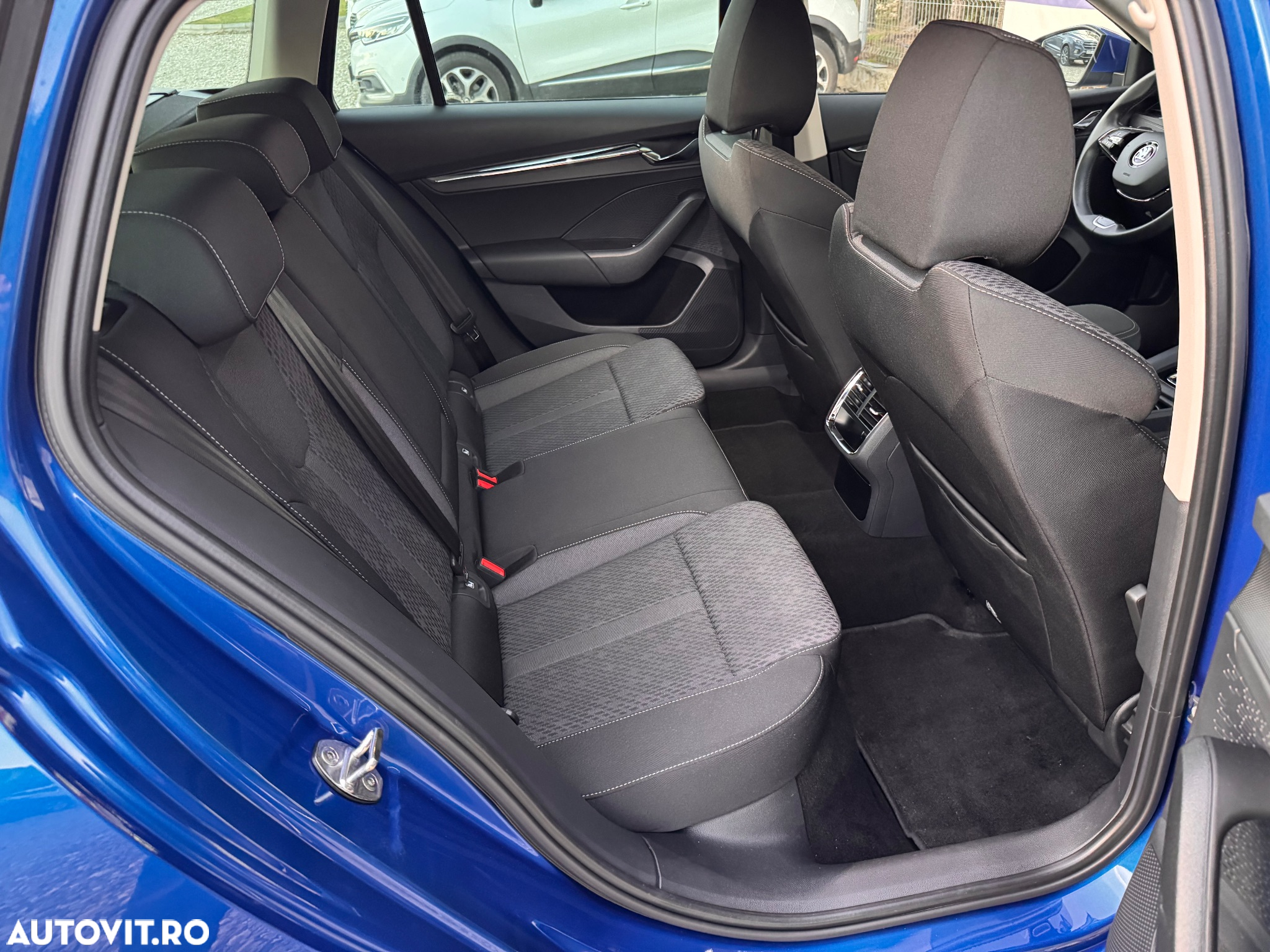 Skoda Octavia Combi 2.0 TDI DSG Exclusive Plus - 21