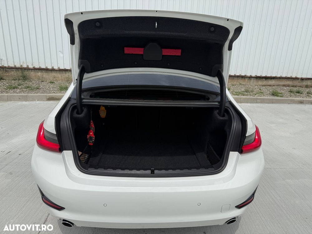 BMW Seria 3 318d Aut. - 7