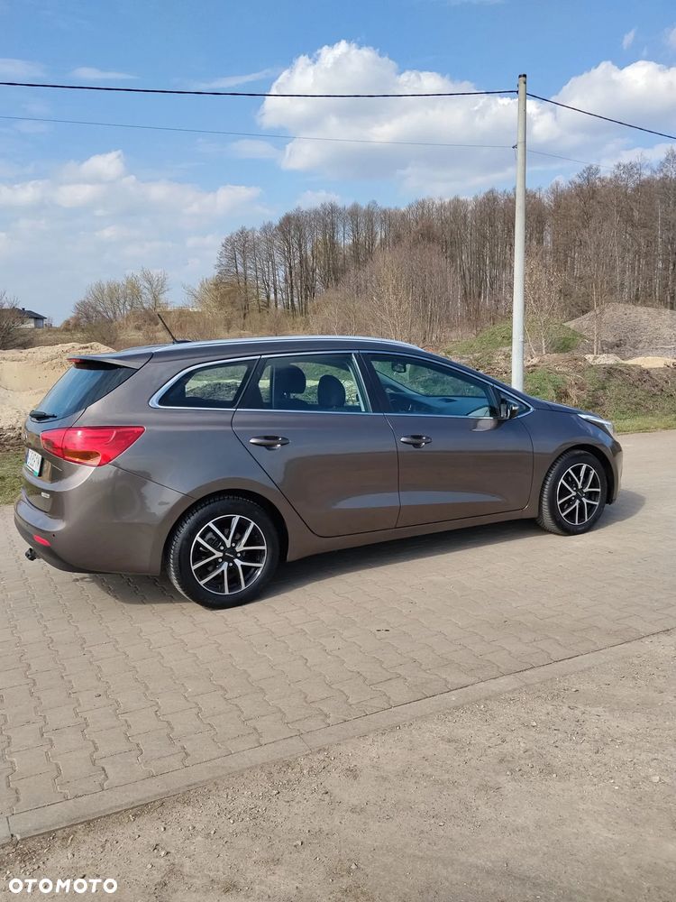 Kia Ceed 1.6 GDI ISG Platinum Edition - 8