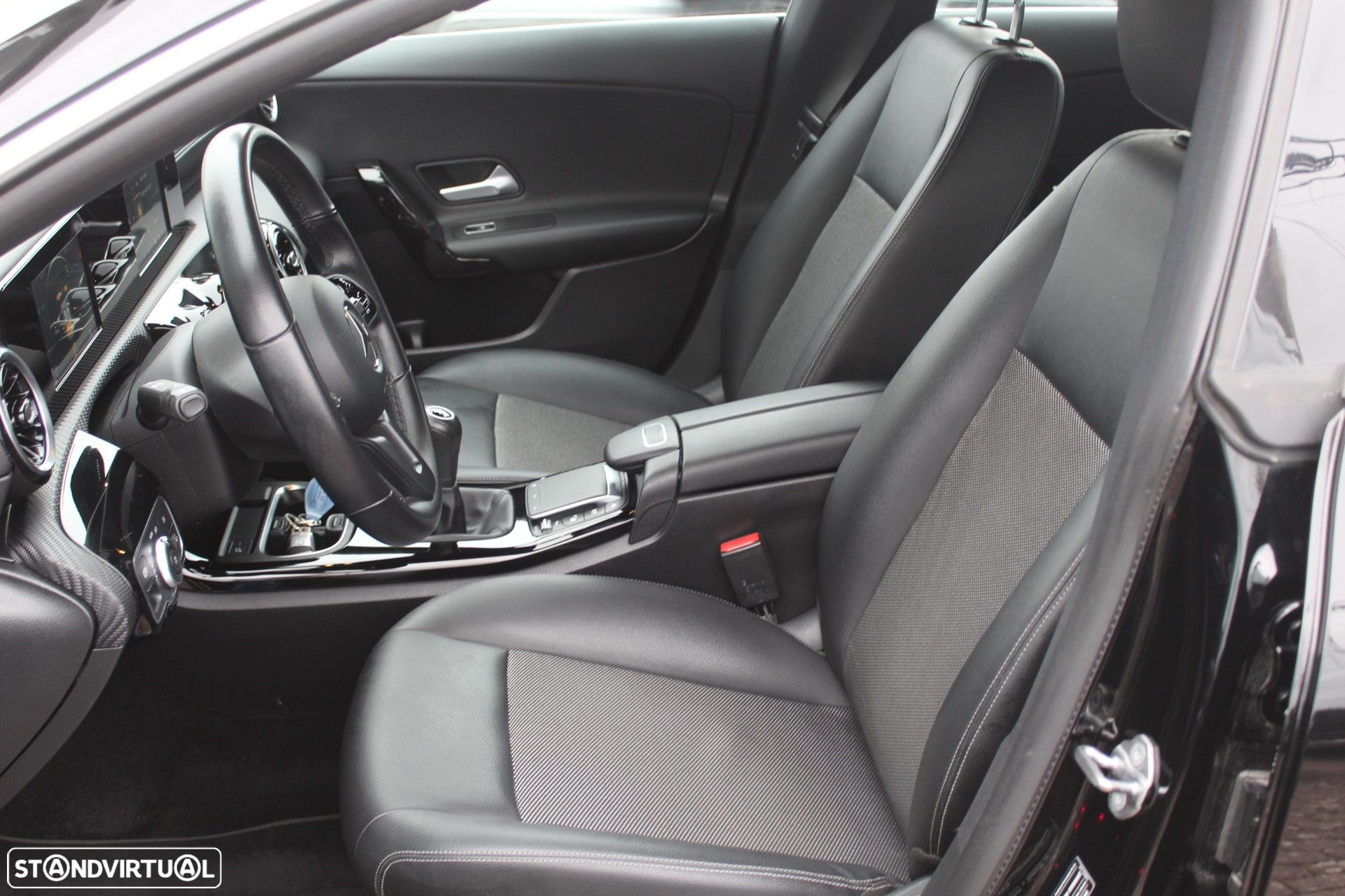 Mercedes-Benz CLA 180 - 11