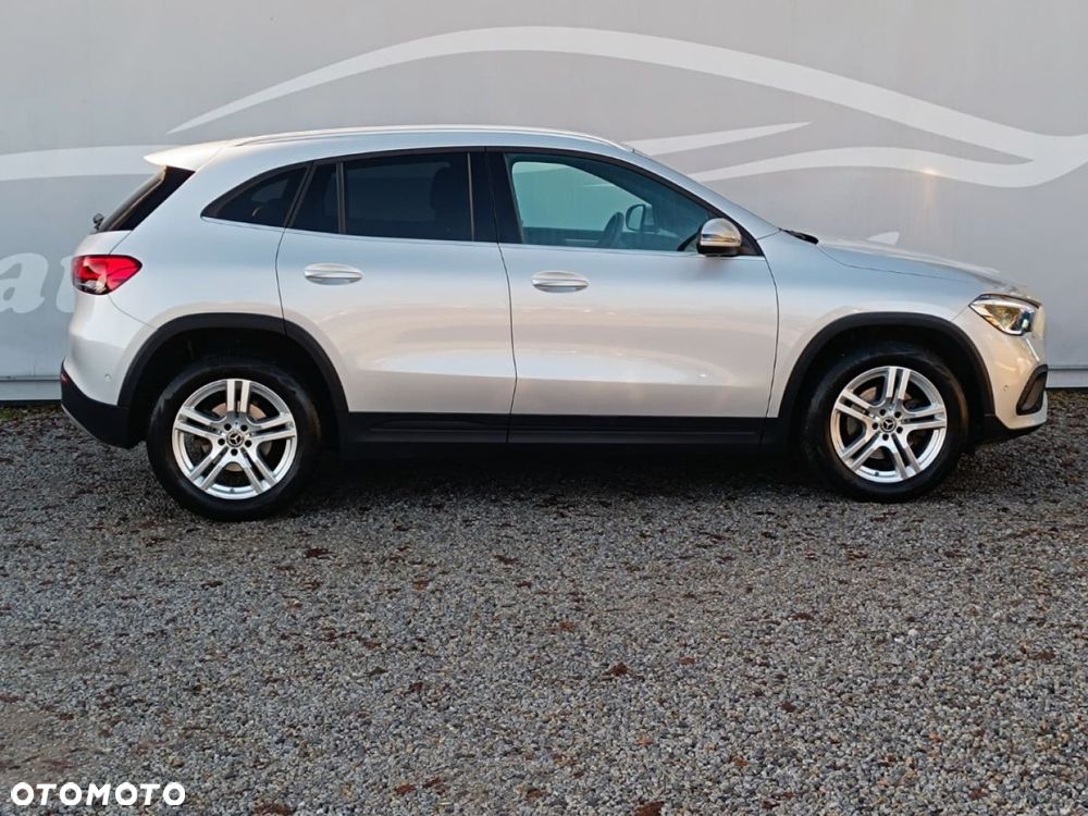 Mercedes-Benz GLA - 13