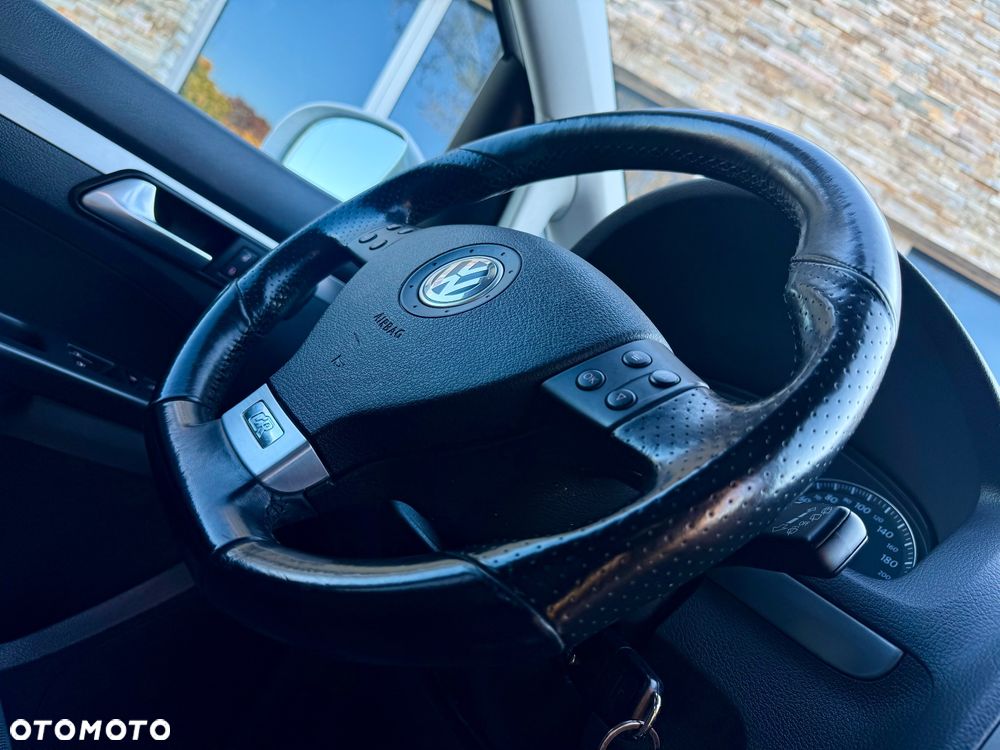 Volkswagen Touran 1.4 TSI DSG Highline - 26