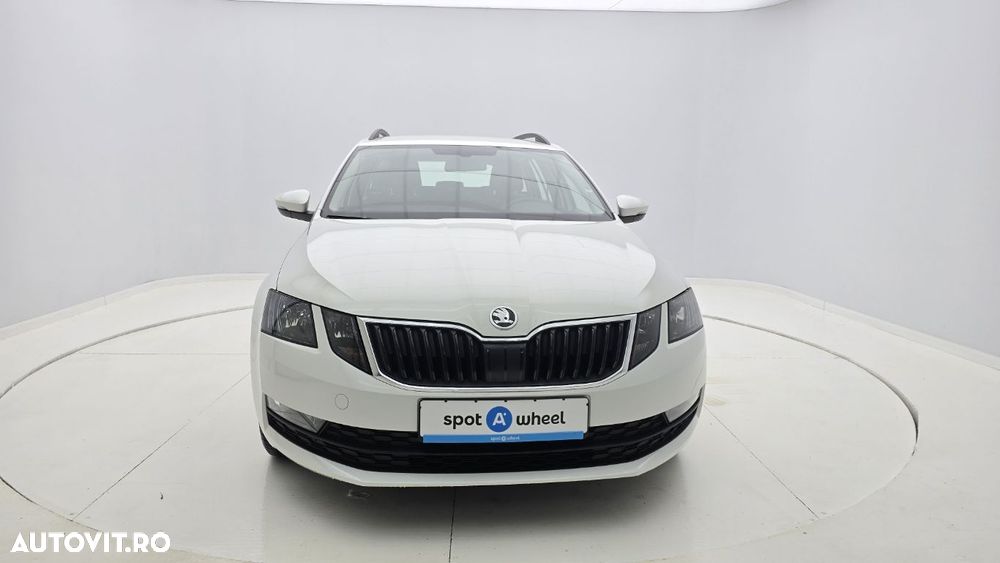 Skoda Octavia 1.6 TDI DSG Ambition - 3