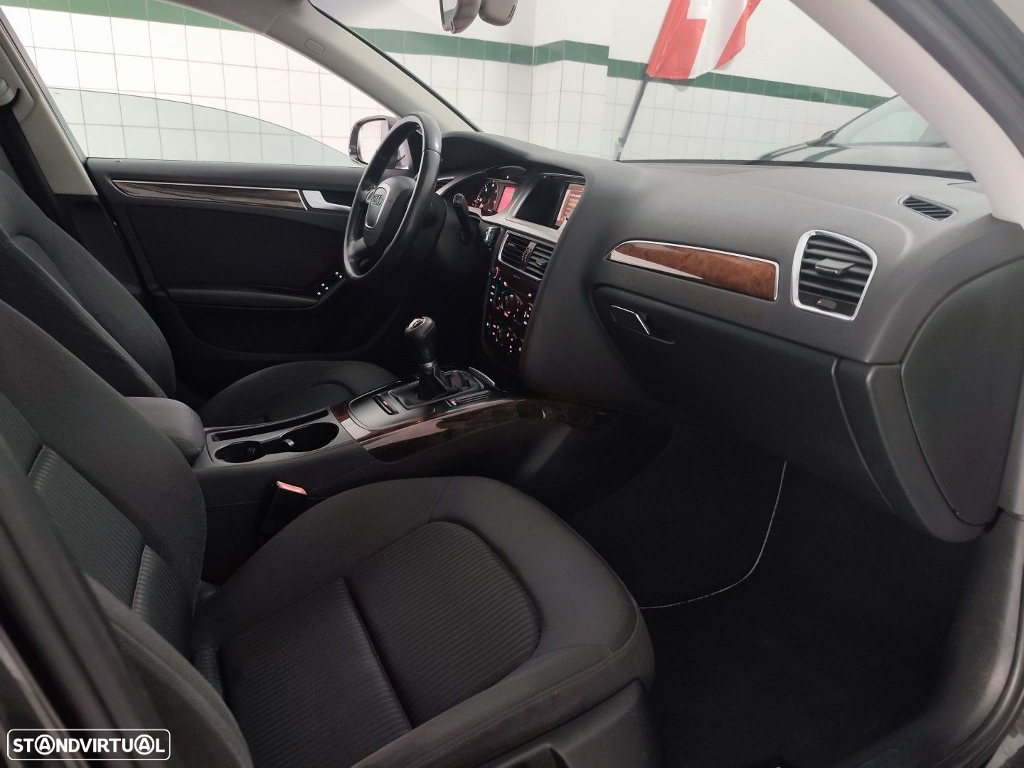 Audi A4 Avant 2.0 TDI exclusive - 9