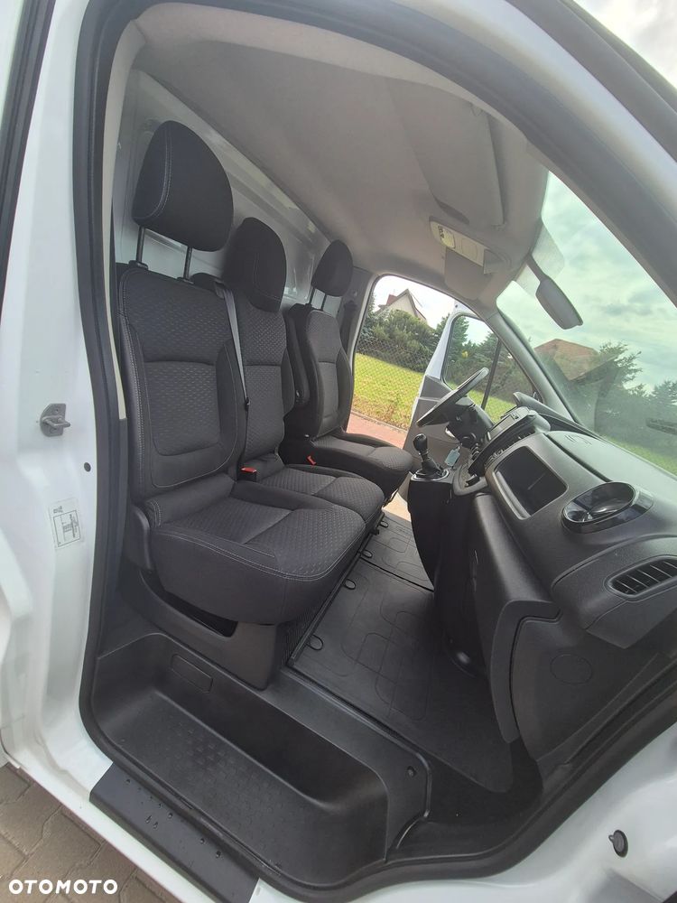Opel Vivaro Sport LONG 2017r Navi Klima Led - 20