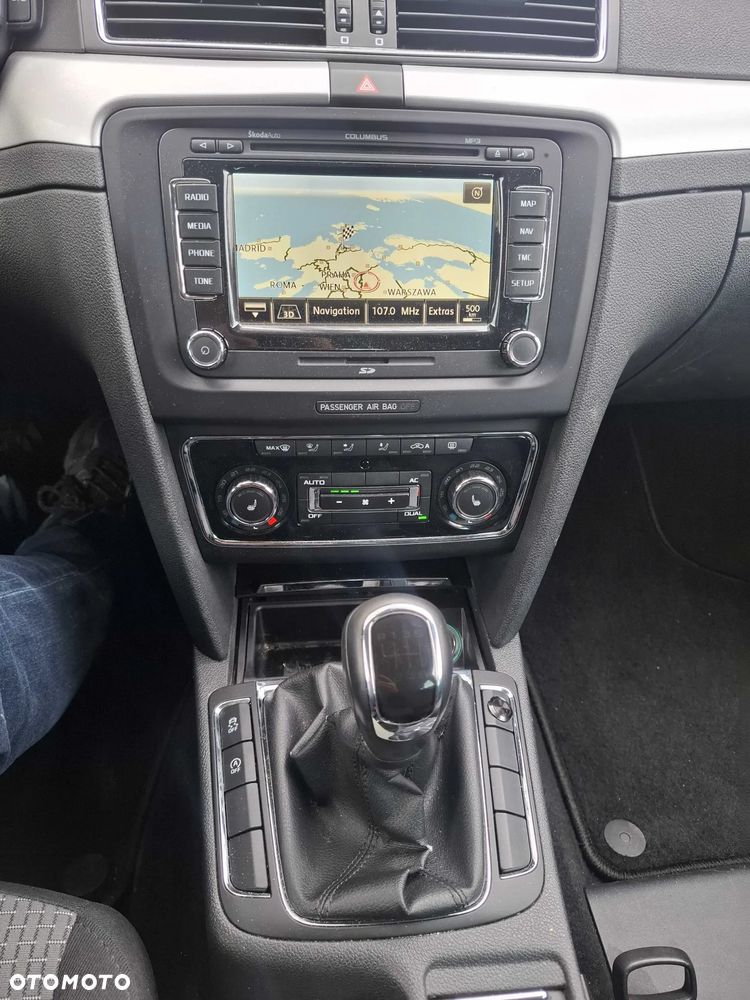 Skoda Superb 2.0 TDI Green tec Exclusive - 11
