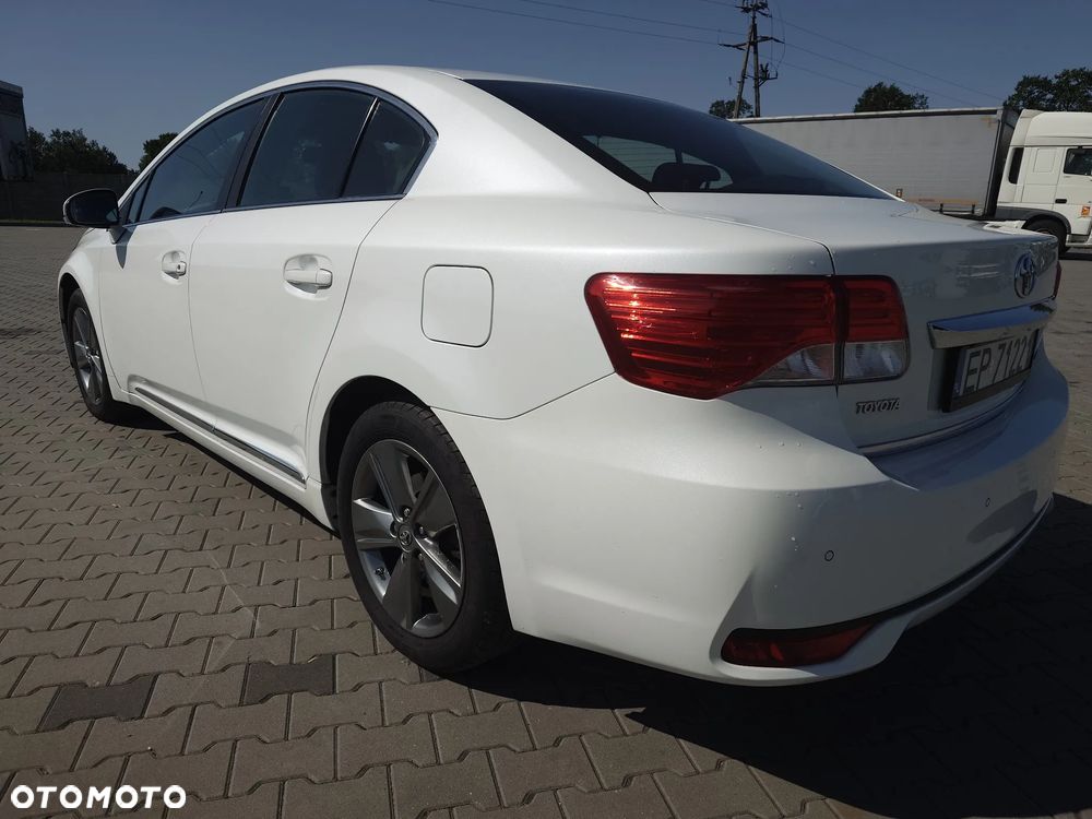 Toyota Avensis 1.8 Premium - 4