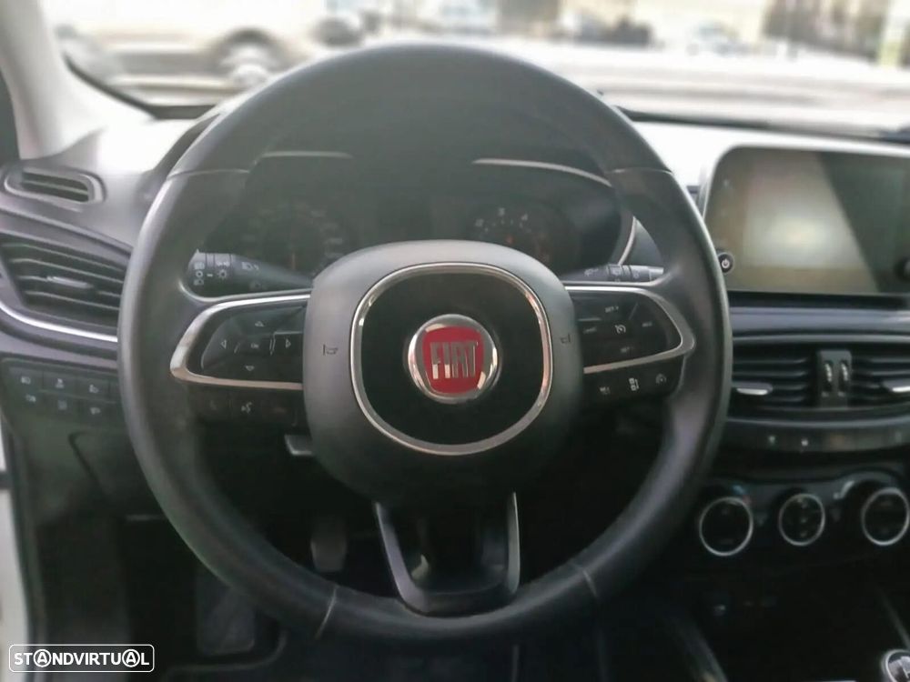 Fiat Tipo Station Wagon 1.3 M-Jet Lounge - 21