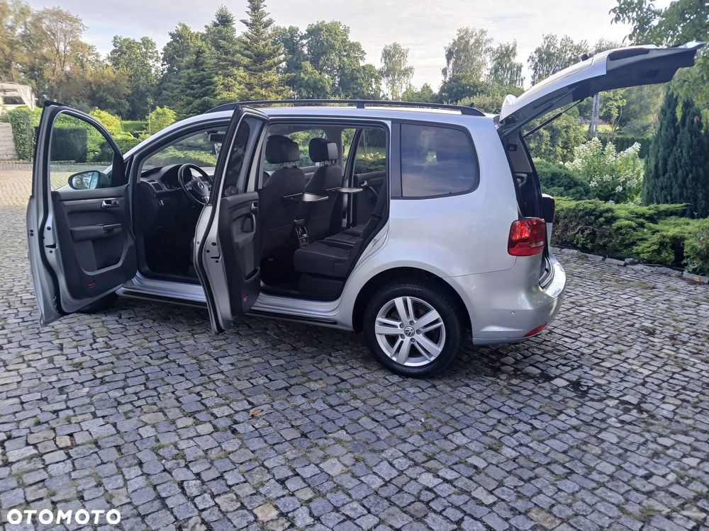 Volkswagen Touran - 17