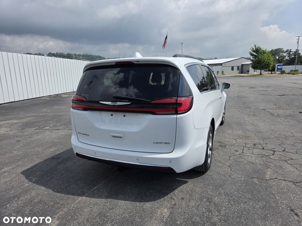 Chrysler Pacifica - 4