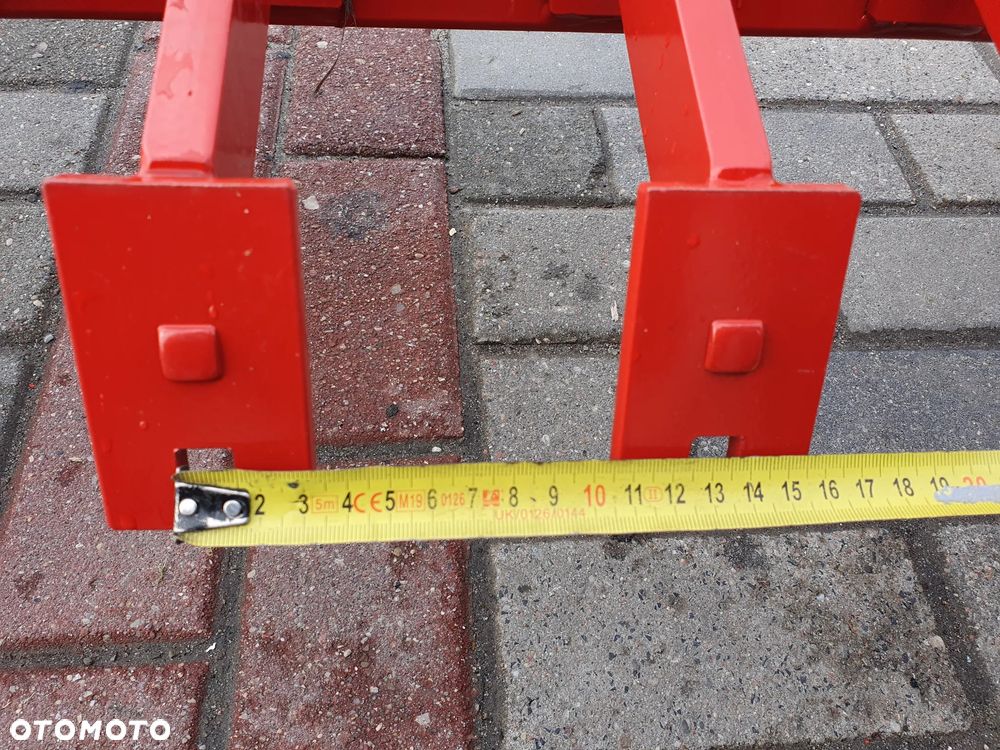 Brona agregat Kverneland. Belka skrobaków. Skrobak wału. - 8