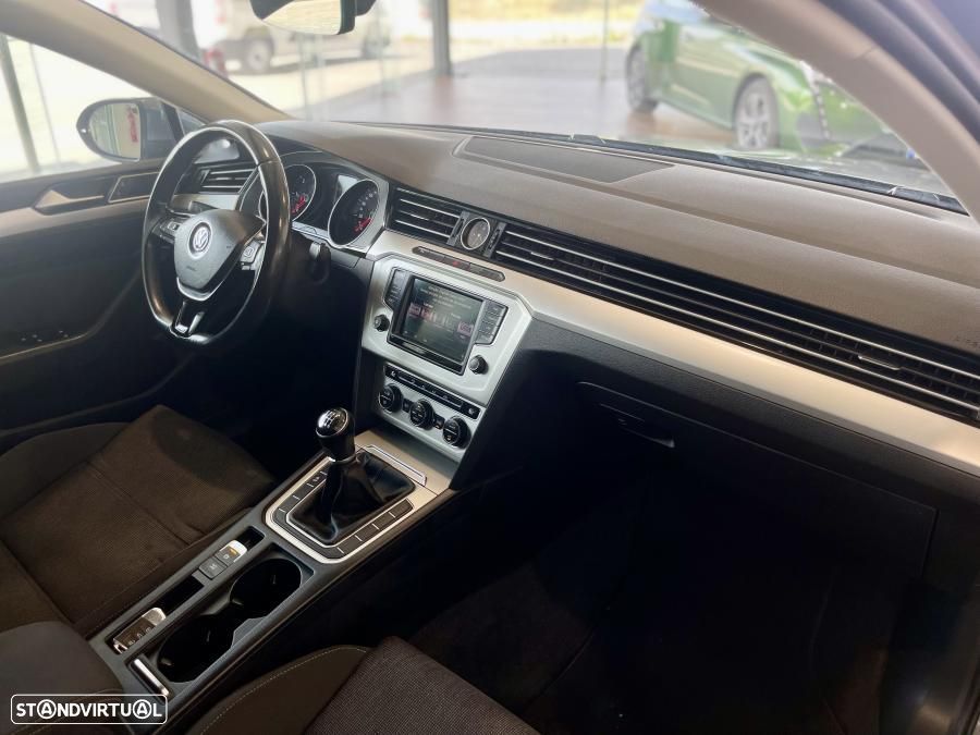 VW Passat 1.6 TDI BlueMotion - 26