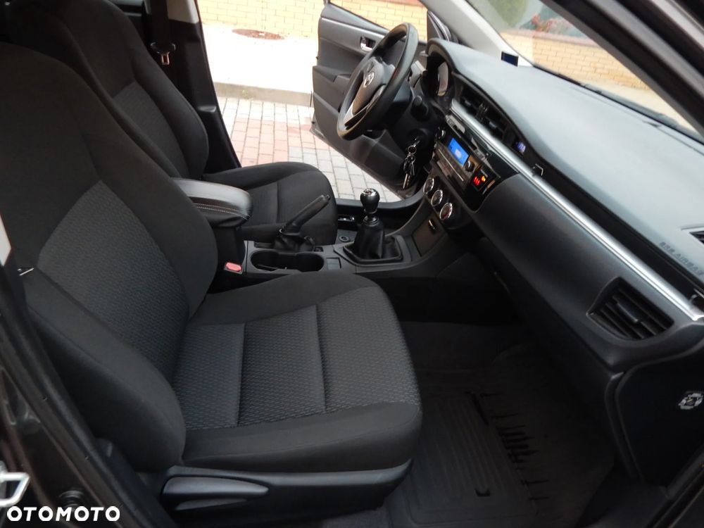 Toyota Corolla 1.6 Luna - 25