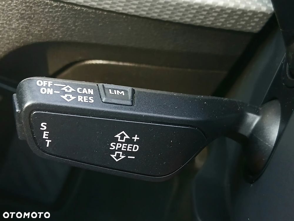 Audi Q2 30 TDI - 28