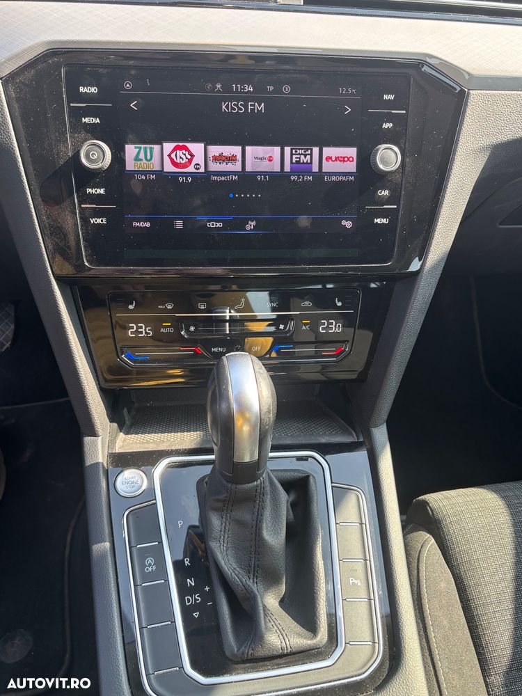 Volkswagen Passat 1.5 TSI ACT DSG Comfortline - 12