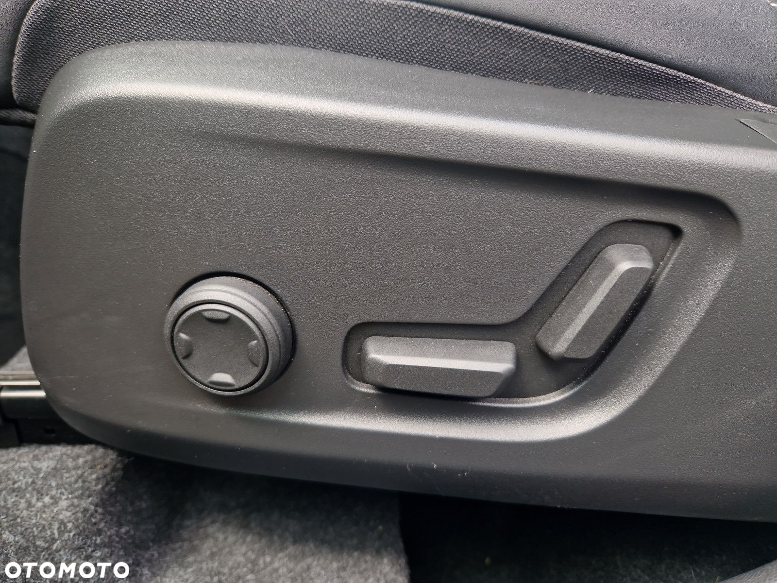 Volvo XC 40 - 24