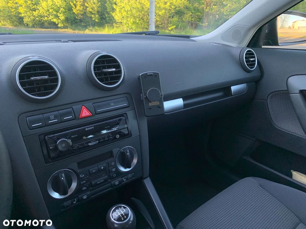 Audi A3 Sportback 1.6 Ambiente - 13