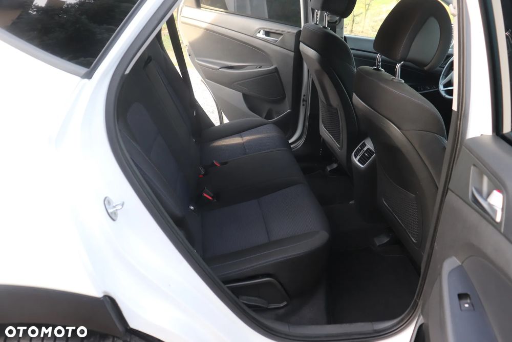 Hyundai Tucson 2.0 CRDI Comfort 4WD - 32