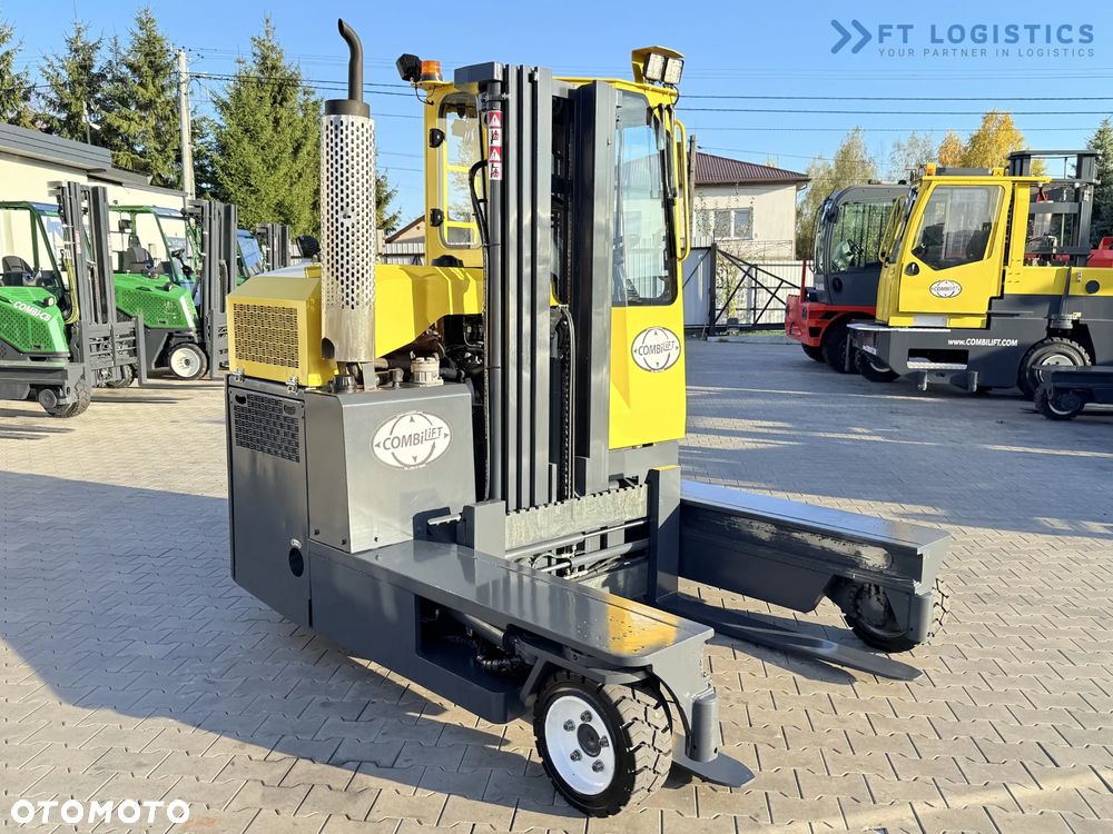 Combilift WÓZEK CZTEROKIERUNKOWY - WIELOKIERUNKOWY / C3000 / GAS / TRIPLEX 4900MM / WOLNY SKOK / POZYCJONER WIDEŁ / PEŁNA KABINA / STAN IDEALNY / Szeroka oferta wózków czterokierunkowych i bocznych, dopasowanych do różnorodnych potrzeb i zastosowań - 6
