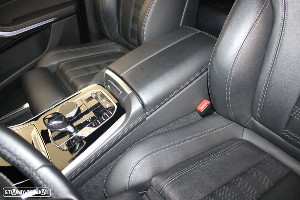 BMW X7 40 d xDrive Pack M — fotografia 43