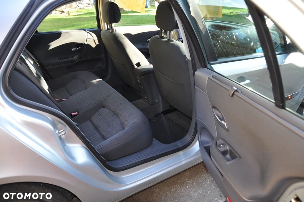 Renault Laguna 1.9 dCi Confort Expression - 12