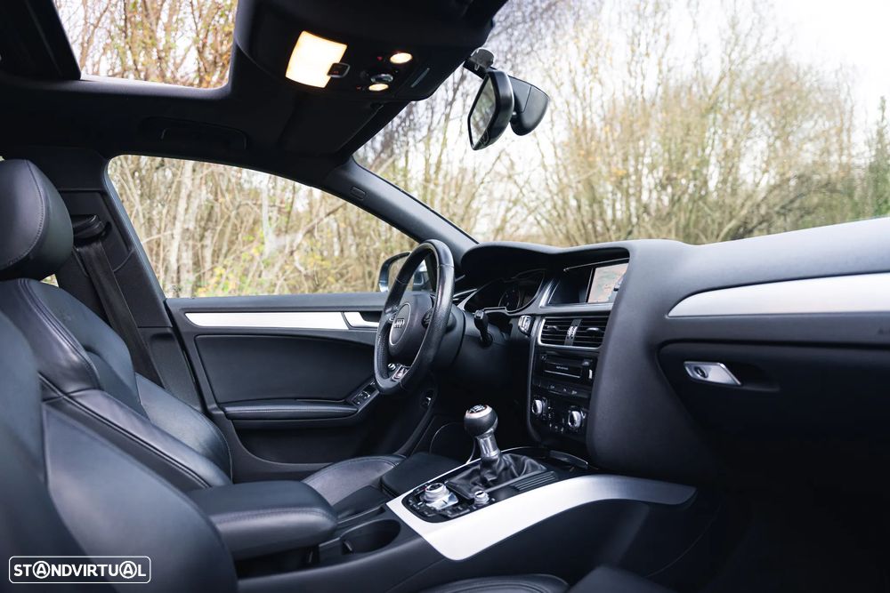 Audi A4 2.0 TDI DPF S line Sport Pack - 41