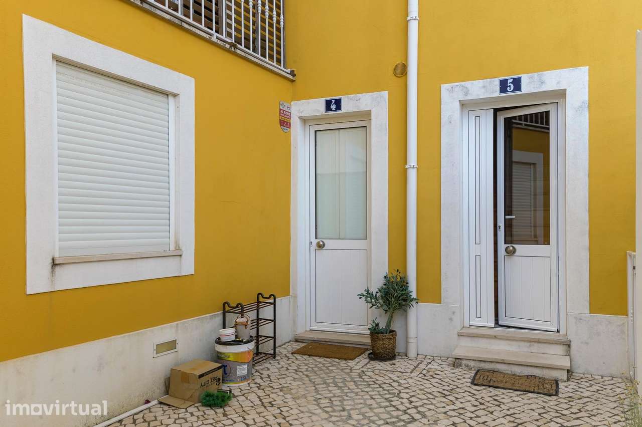 T1 Duplex Mobilado com Terraço e 2 WC | Estefânia – Saldanha - Grande imagem: 4/25