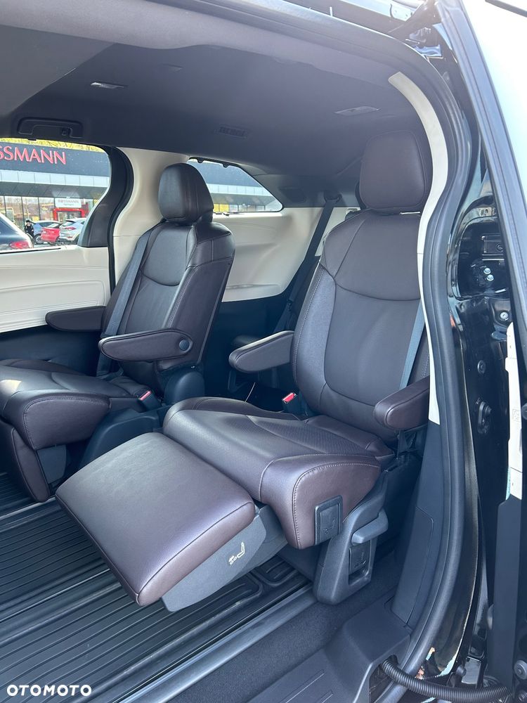 Toyota Sienna - 37