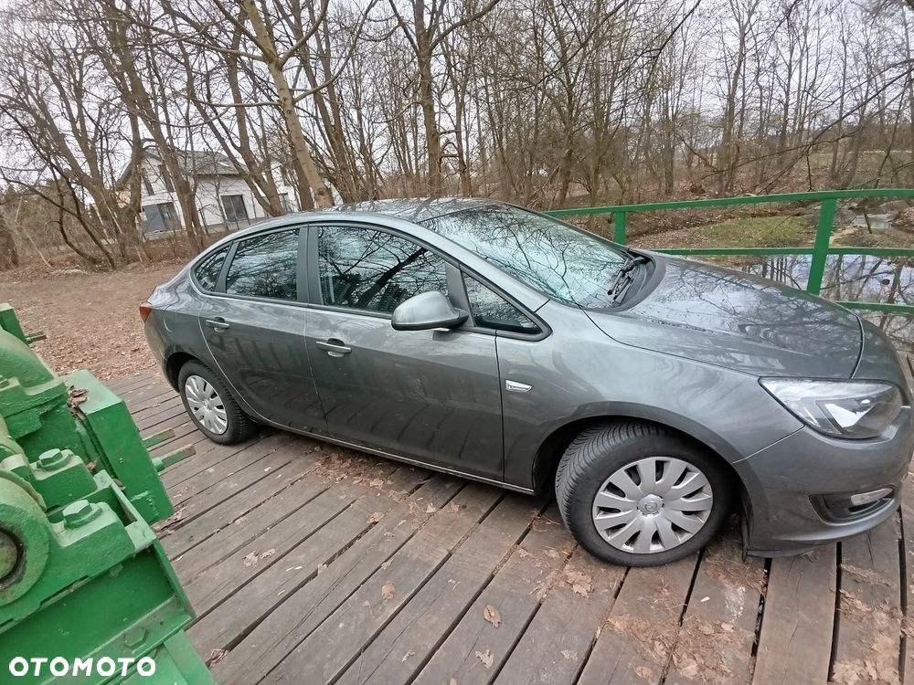 Opel Astra 1.4 T Business EU6 - 11