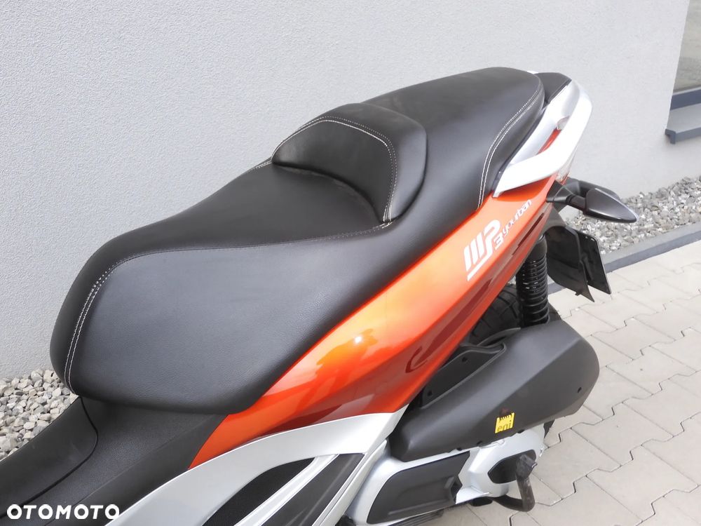 Piaggio MP-3 - 28