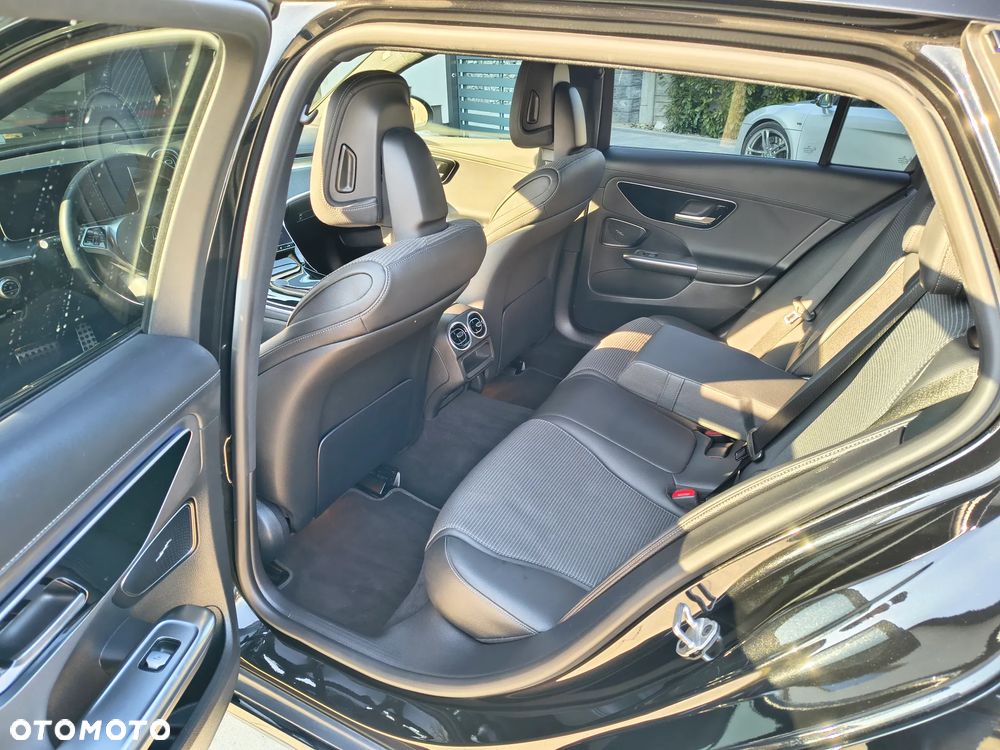 Mercedes-Benz Klasa C 220 d 4Matic 9G-TRONIC Avantgarde - 28