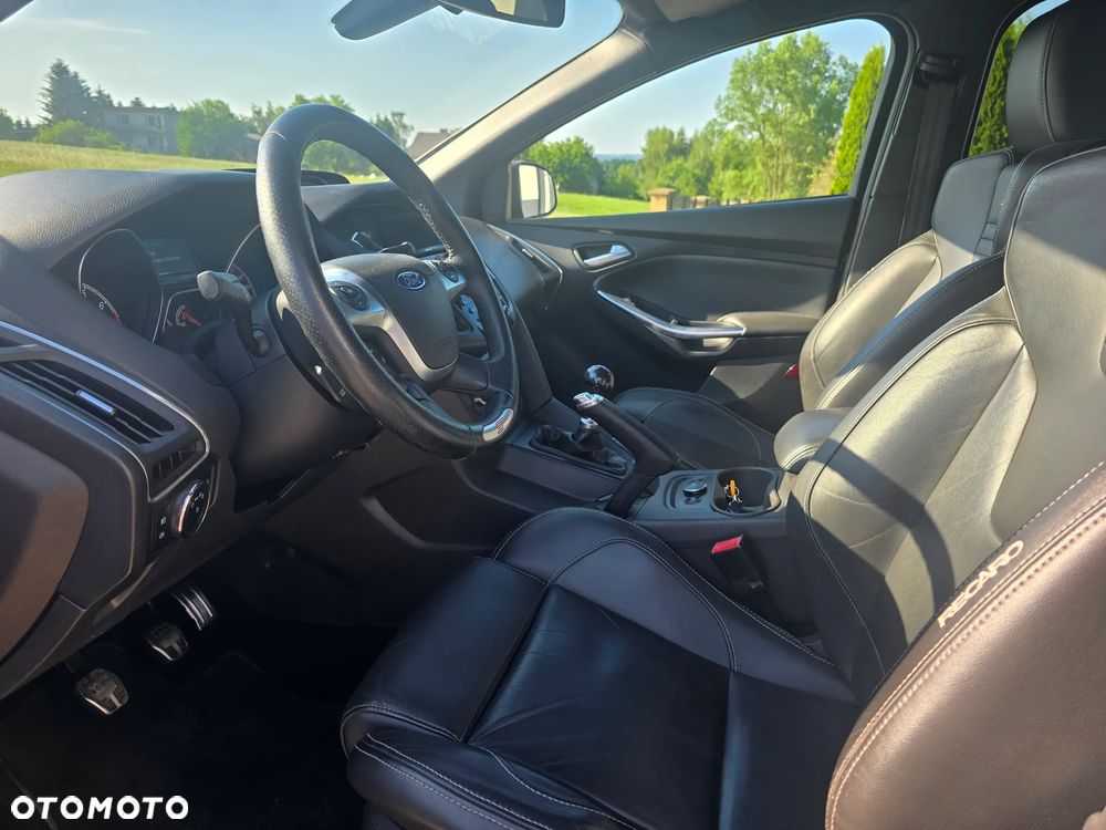 Ford Focus - 13