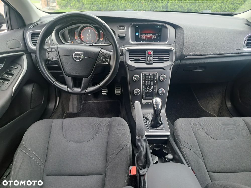 Volvo V40 T2 Drive-E Momentum - 11
