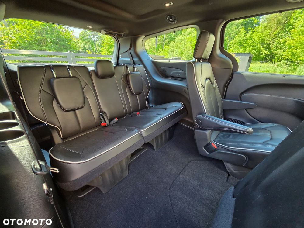 Chrysler Pacifica - 18
