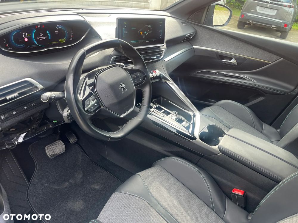 Peugeot 3008 1.6 PureTech Hybrid4 PHEV Allure Pack S&S EAT8 - 8