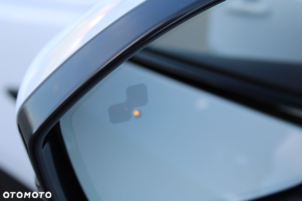 Jaguar E-Pace D240 AWD R-Dynamic SE - 32