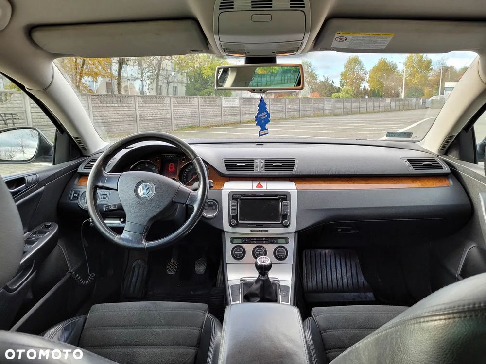 Volkswagen Passat 2.0 TDI DPF Highline - 12