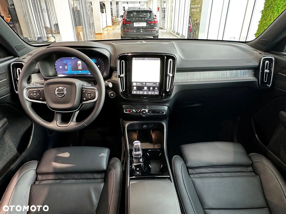 Volvo XC 40 B3 Plus Dark - 9