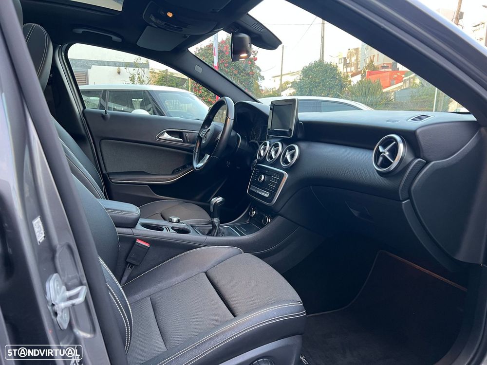 Mercedes-Benz A 180 d AMG Line - 16