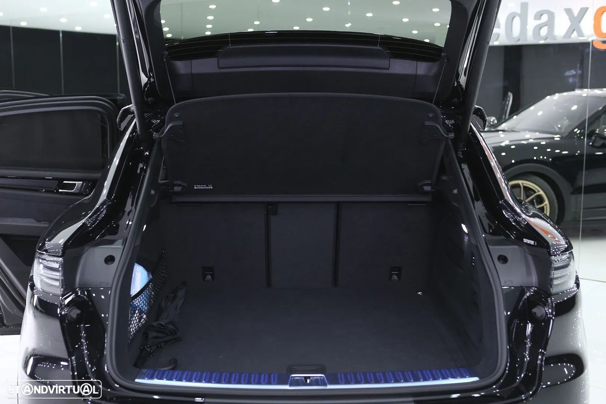 Porsche Cayenne Turbo GT - 25