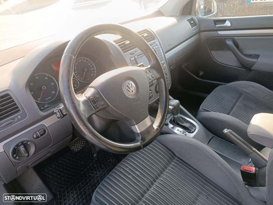 VW Golf 2.0 TDi Confortline DSG - 7
