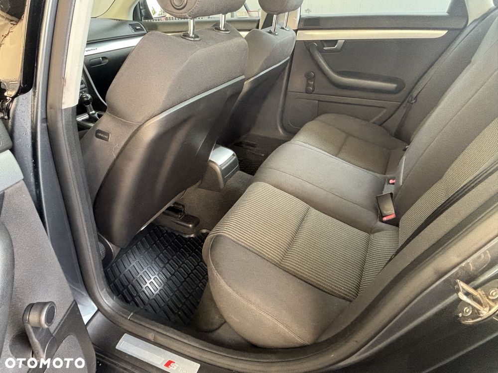Audi A4 Limousine - 7