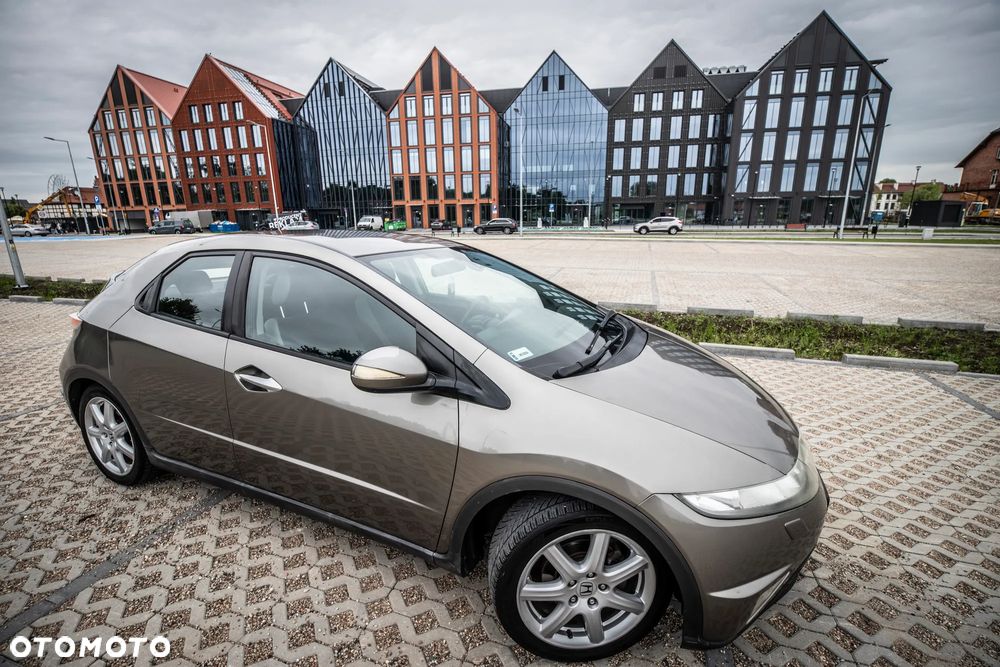 Honda Civic 1.8 Executive - 15