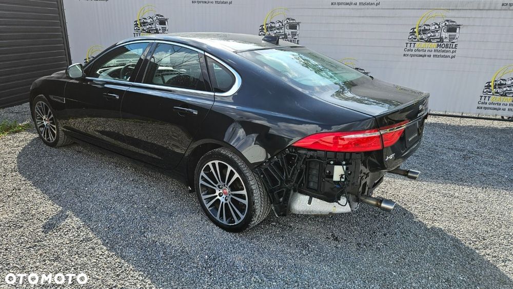Jaguar XF - 24