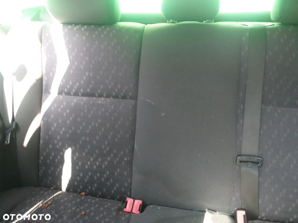 Auto na części - Ford Focus diesel Silnik Skrzynia Drzwi Maska Klapa Błotnik Zderzak Lampa Szyba Klamka Lusterko Deska Kokpit - 9