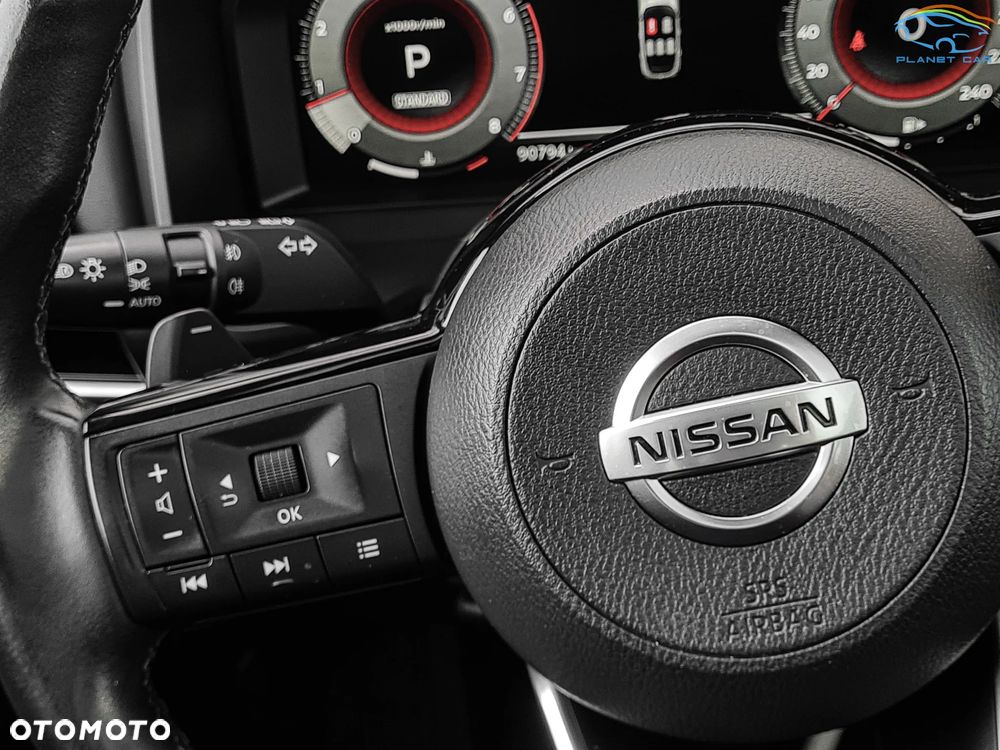 Nissan Qashqai 1.3 DIG-T N-Connecta DCT - 28