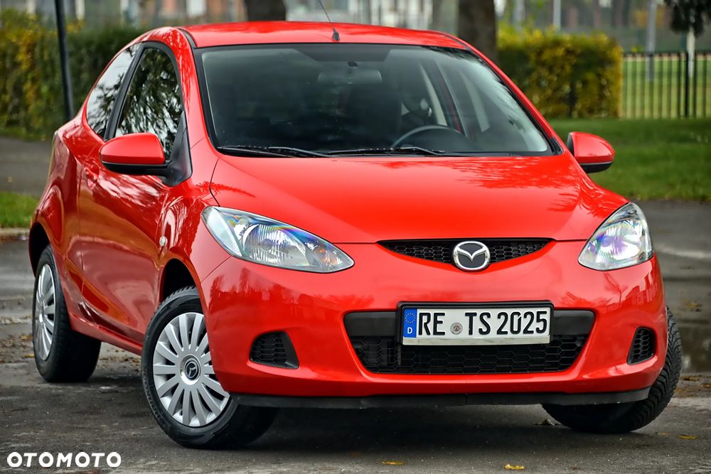 Mazda 2 2011 photo 2