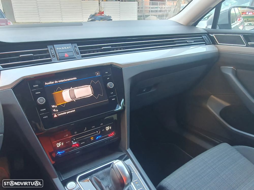 VW Passat Variant 2.0 TDI Business DSG - 9